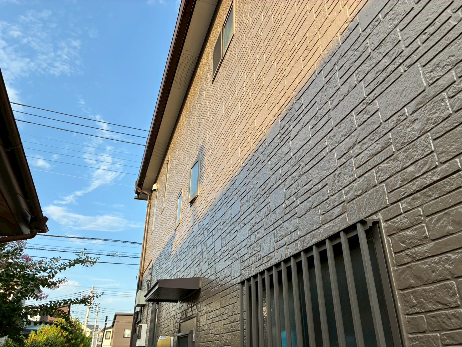 ぱっと見は綺麗な外壁